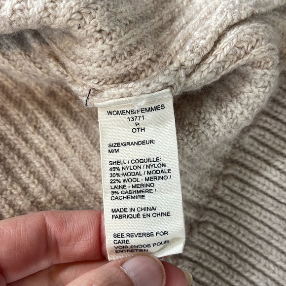 WOOLRICH Pullover Sweater Medium - Picture 7 of 8